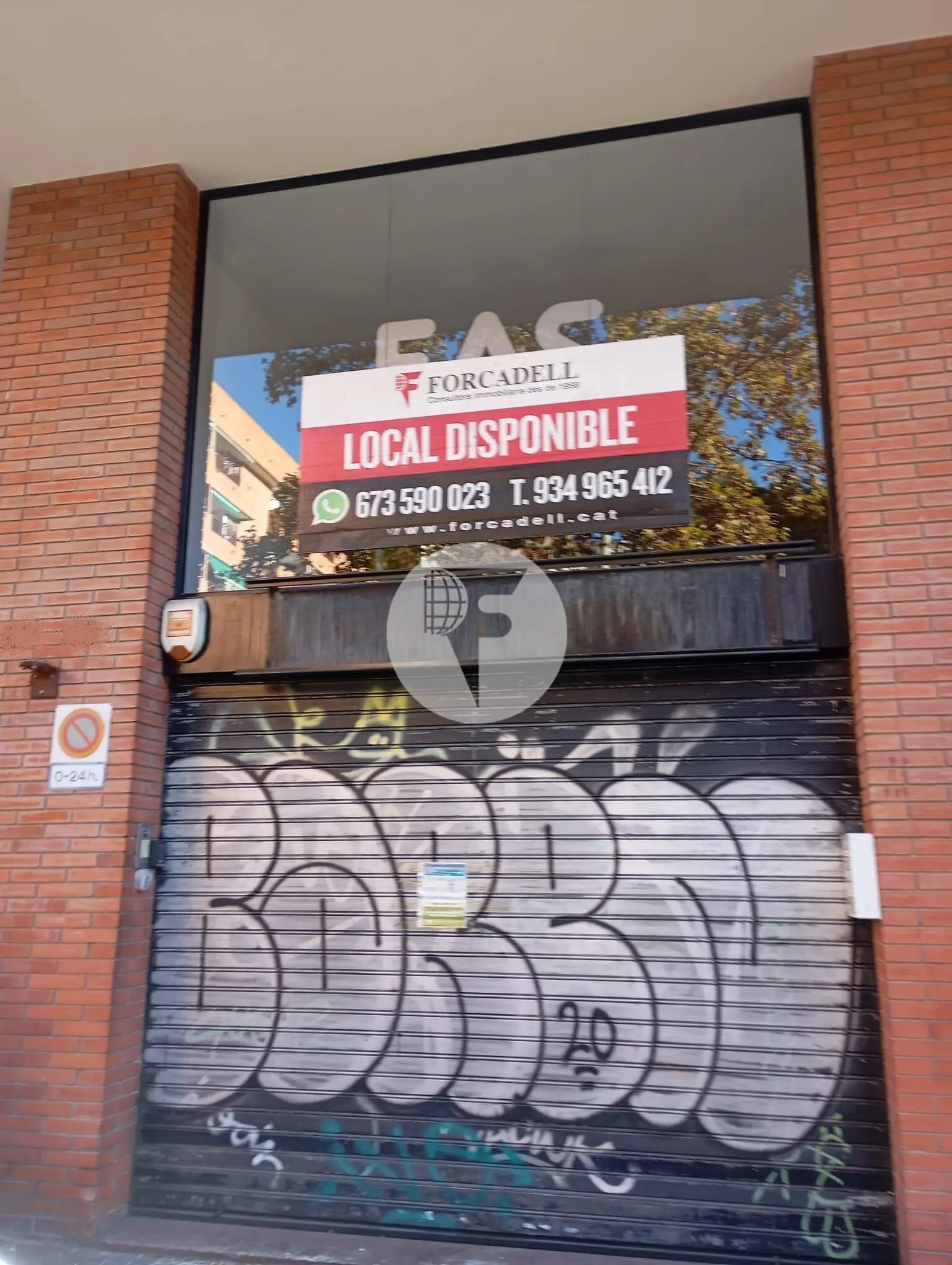 Amplio local comercial de 526 m² con doble planta, montacargas y acceso de vehículos