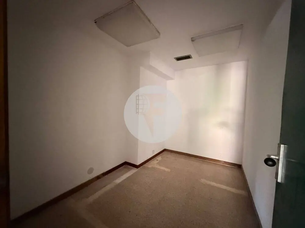 Local de negocio en venta de 117 m² en Barcelona - imagen 20