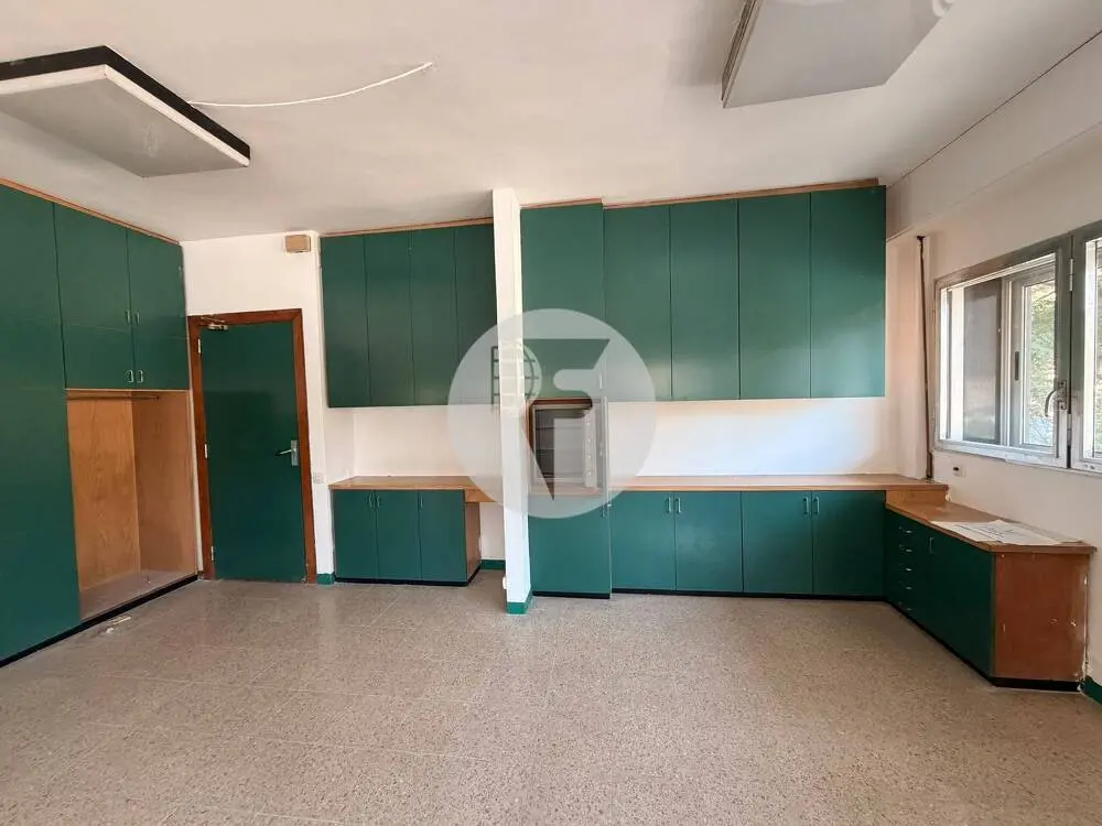 Local de negocio en venta de 117 m² en Barcelona - imagen 8