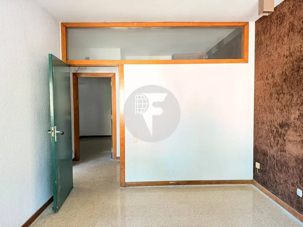 Local de negocio en venta de 117 m² en Barcelona - imagen 14