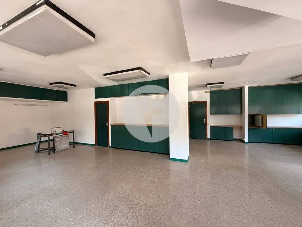 Local de negocio en venta de 117 m² en Barcelona - imagen 12