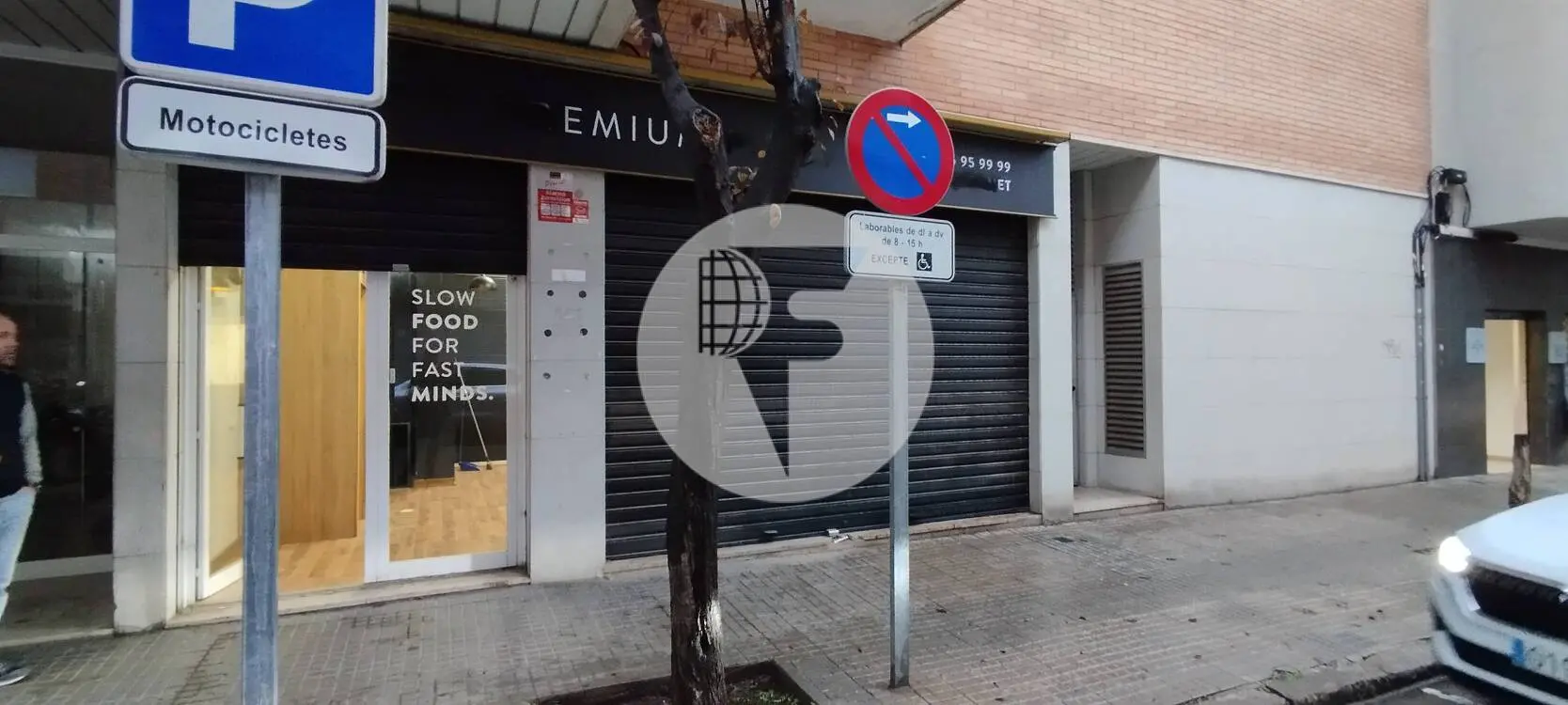 Local comercial en venta de 75 m² con salida de humos junto a Avinguda Jacquard - imagen 5