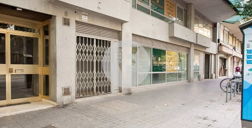 Commercial premises located in the Sant Martí district, in the Poblenou neighborhood. Barcelona. IE-205927 12
