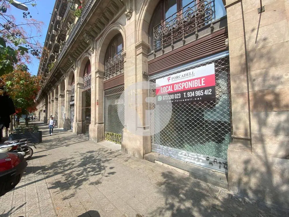 Commercial premises for rent on Av.Marqués de Argentera.IE-207995 1