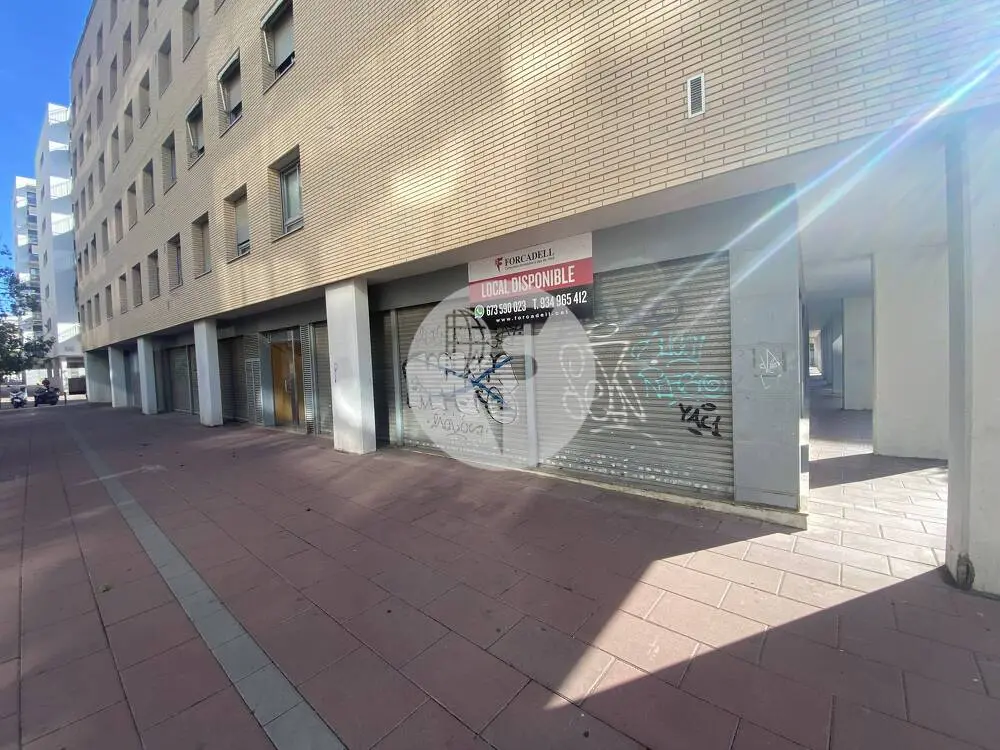 Spectacular corner commercial premises in Hospitalet de Llobregat. Barcelona. 2