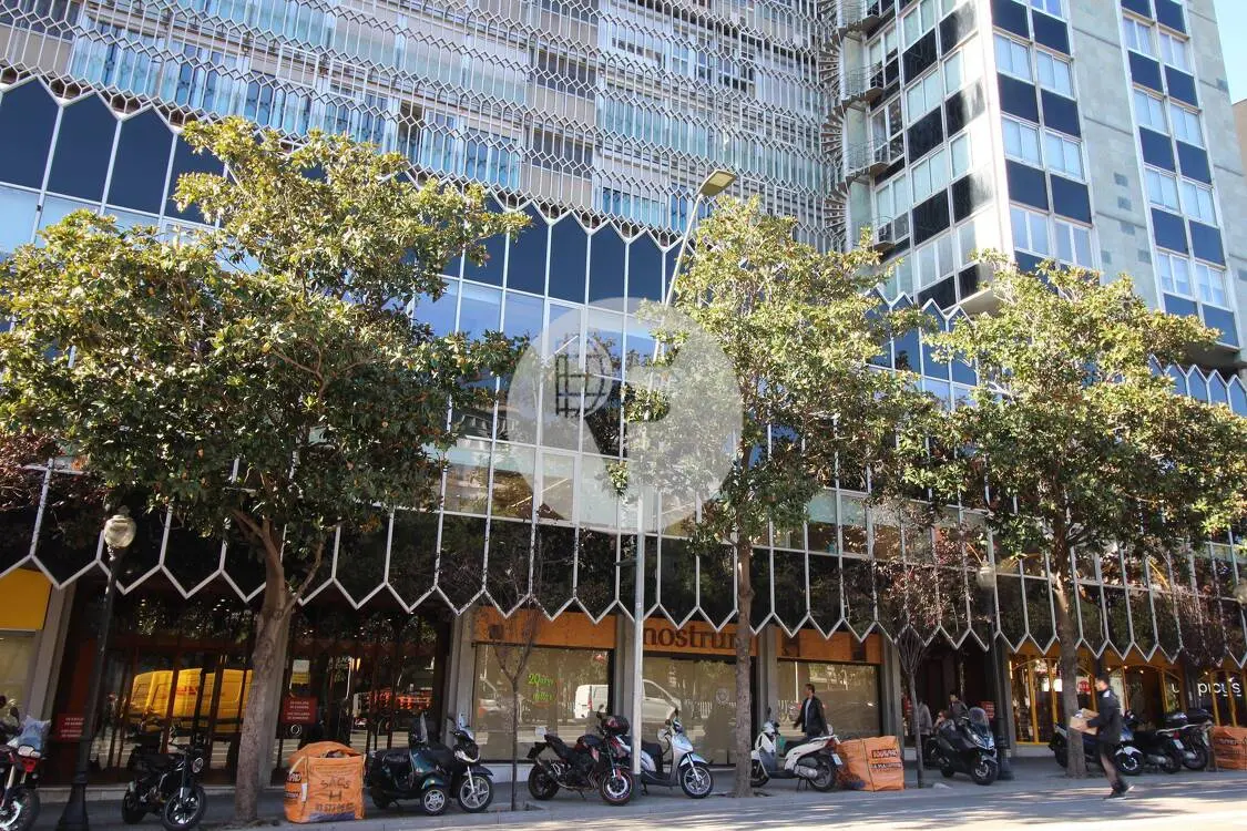 Commercial premises in Plaza Gal·la Placídia. Barcelona. IE-211286 1