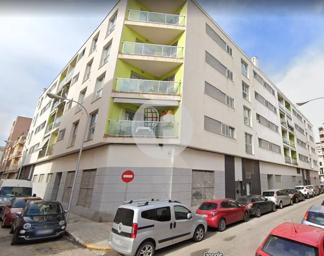 Commercial premises available close to the downtown district, the Cathedral-Basilica of Santa María de Mallorca and the port of Palma. IE-220973 1