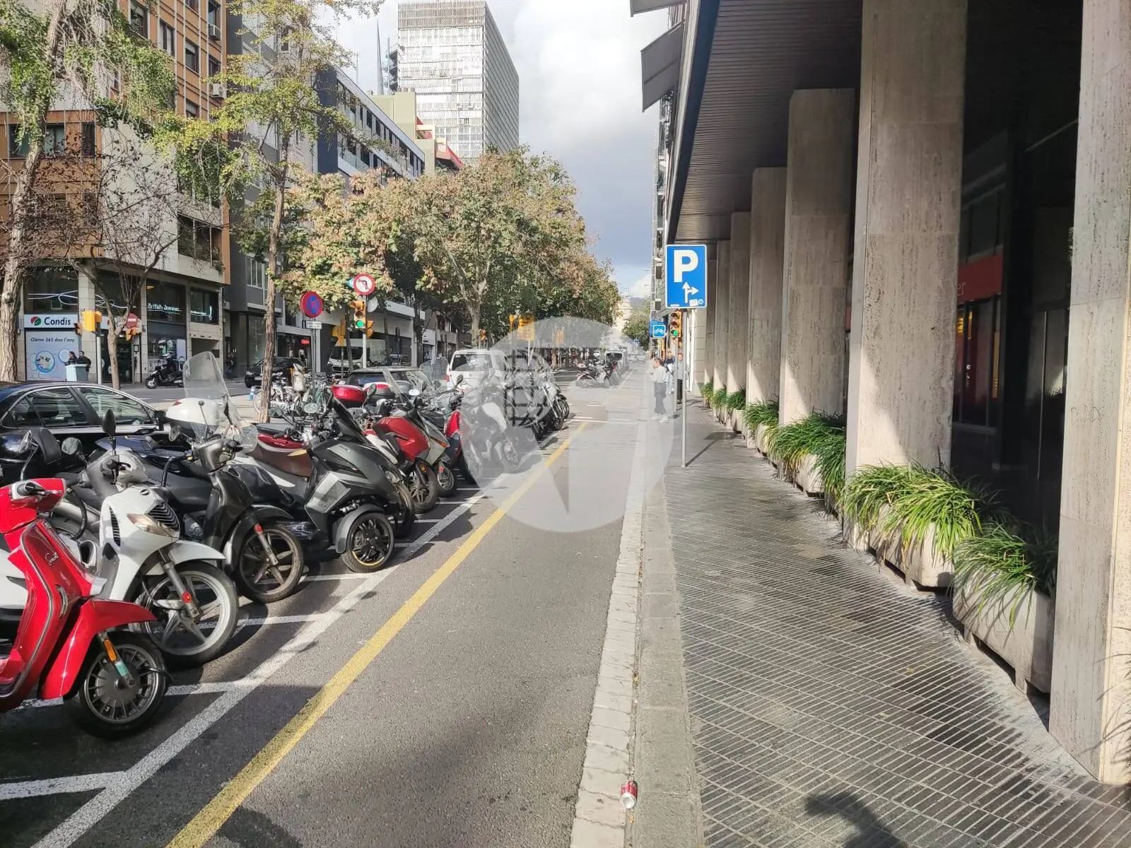 Commercial premises available in Via Augusta. Barcelona IE-216225 6