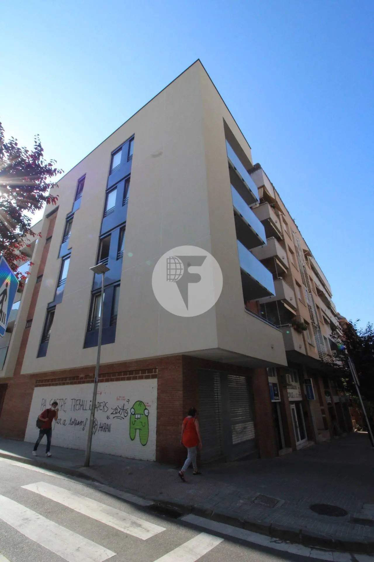 New construction corner commercial premises in Sant Cugat del Valles, Barcelona. 2