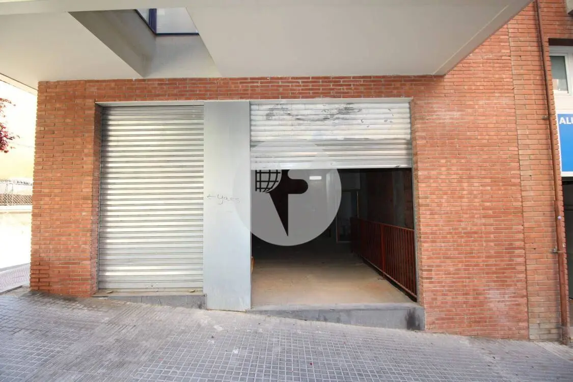 Local comercial cantoner d'obra nova a Sant Cugat del Valles, Barcelona. 3