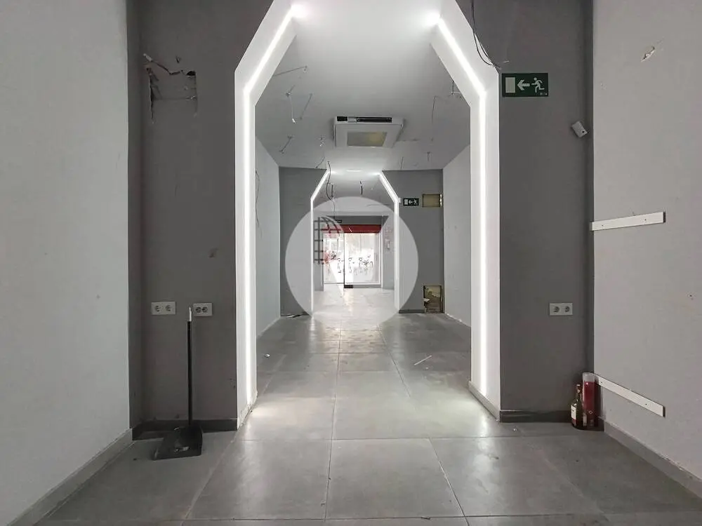 Local comercial en El Raval, junto a Plaza Universitat y Las Ramblas - imagen 9