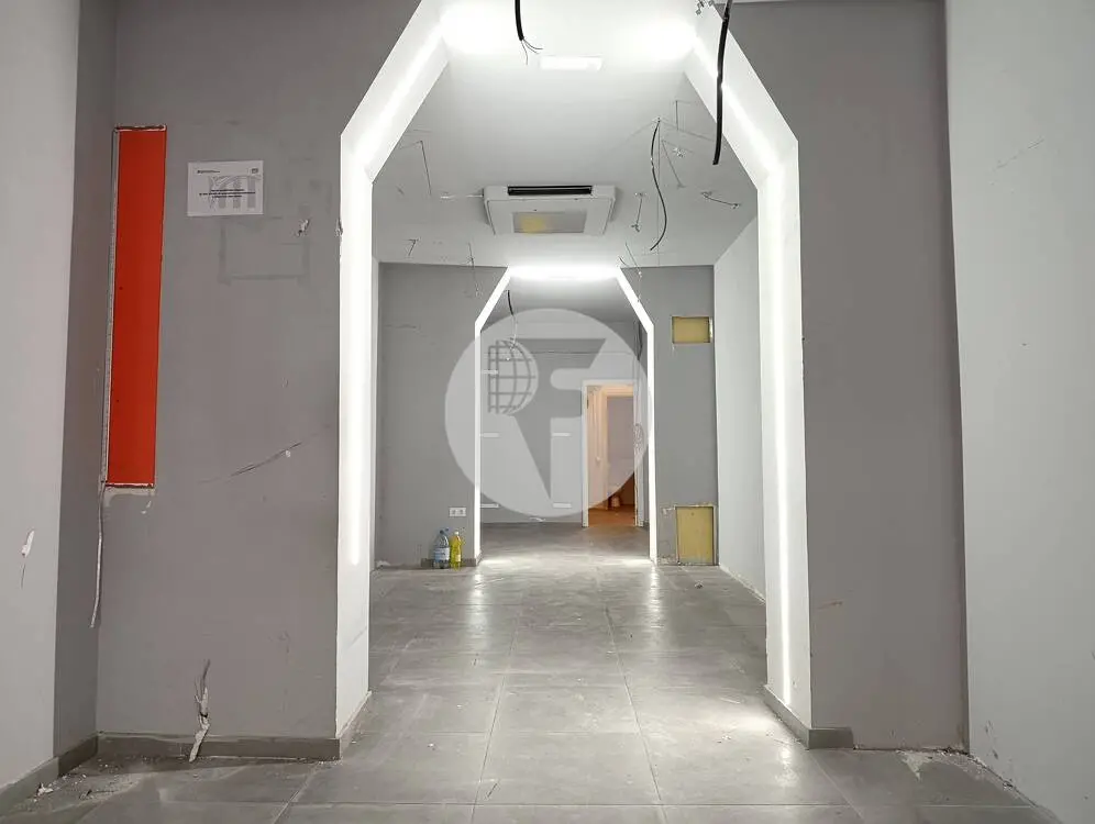 Local comercial en El Raval, junto a Plaza Universitat y Las Ramblas - imagen 6