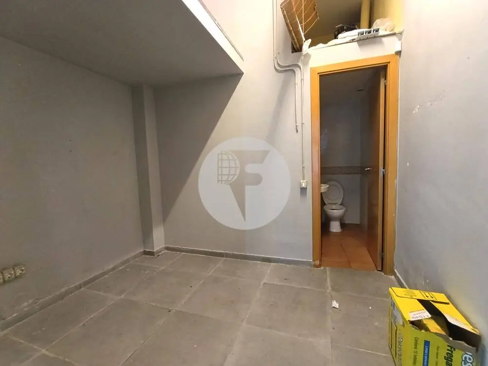 Local comercial en El Raval, junto a Plaza Universitat y Las Ramblas - imagen 10