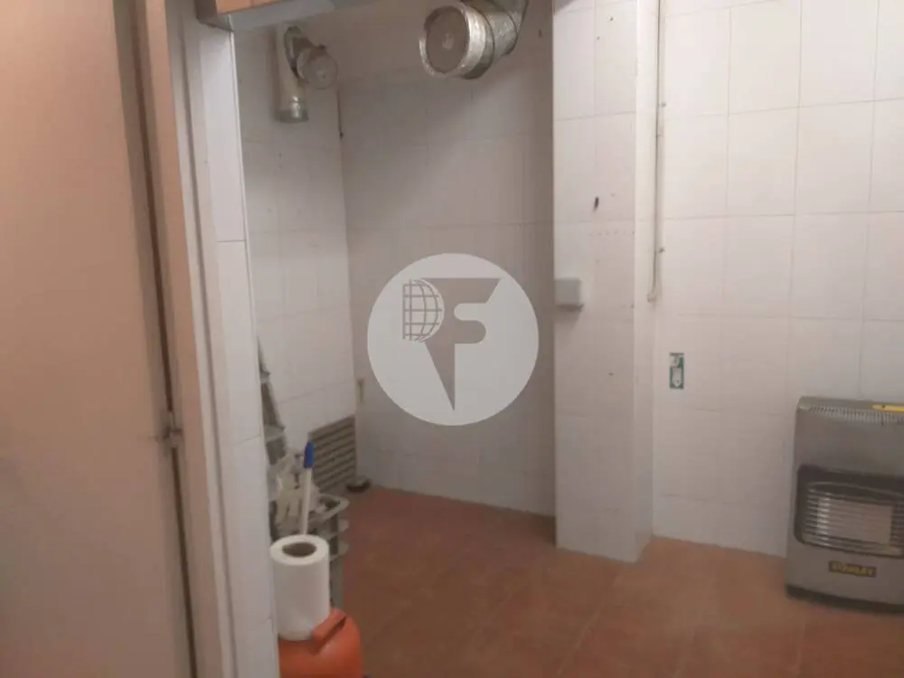 Corner commercial premises located in Granollers, Barcelona. IE-209733 9