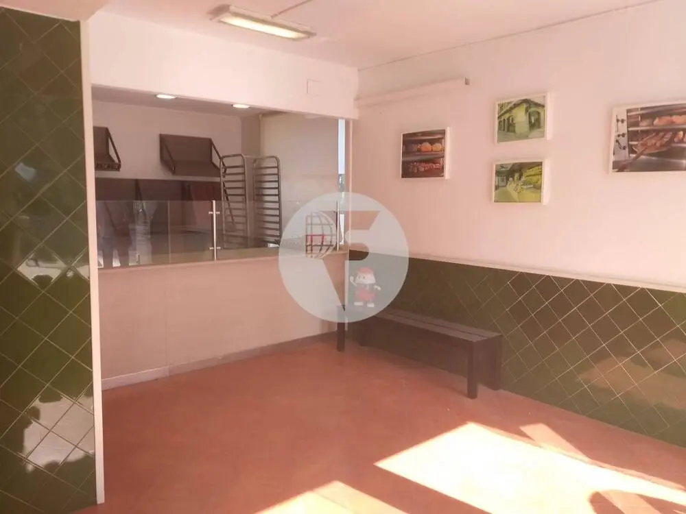 Corner commercial premises located in Granollers, Barcelona. IE-209733 5