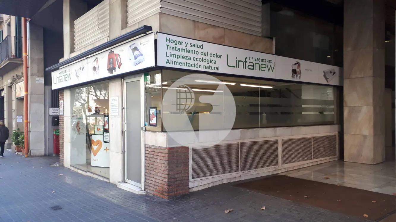 Local comercial disponible al carrer Entença proper a l'Estació de Sants. Barcelona. 1