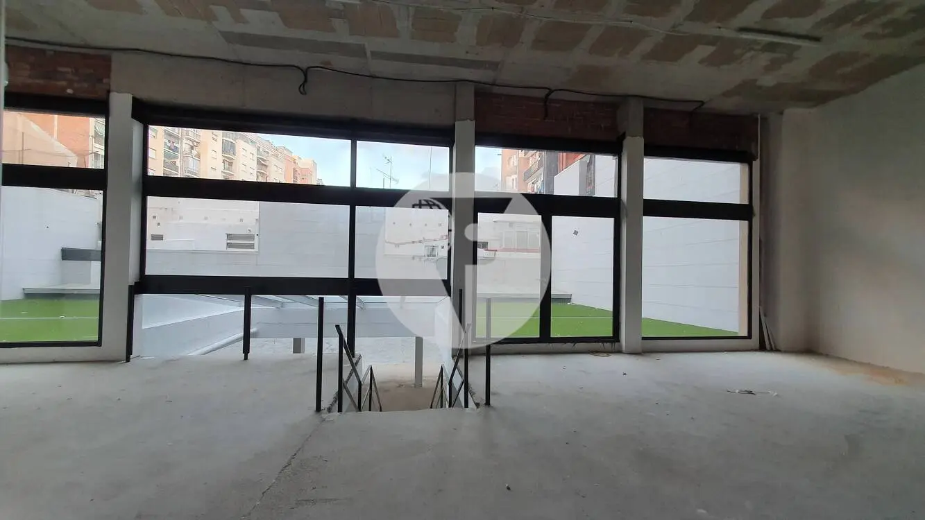 Commercial premises available in the district of Sant Martí, in the neighborhood of Camp de l'Arpa. Barcelona. IE-221547 6