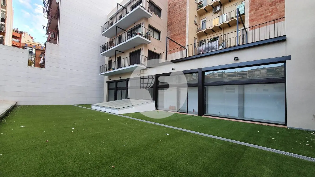 Commercial premises available in the district of Sant Martí, in the neighborhood of Camp de l'Arpa. Barcelona. IE-221547 10