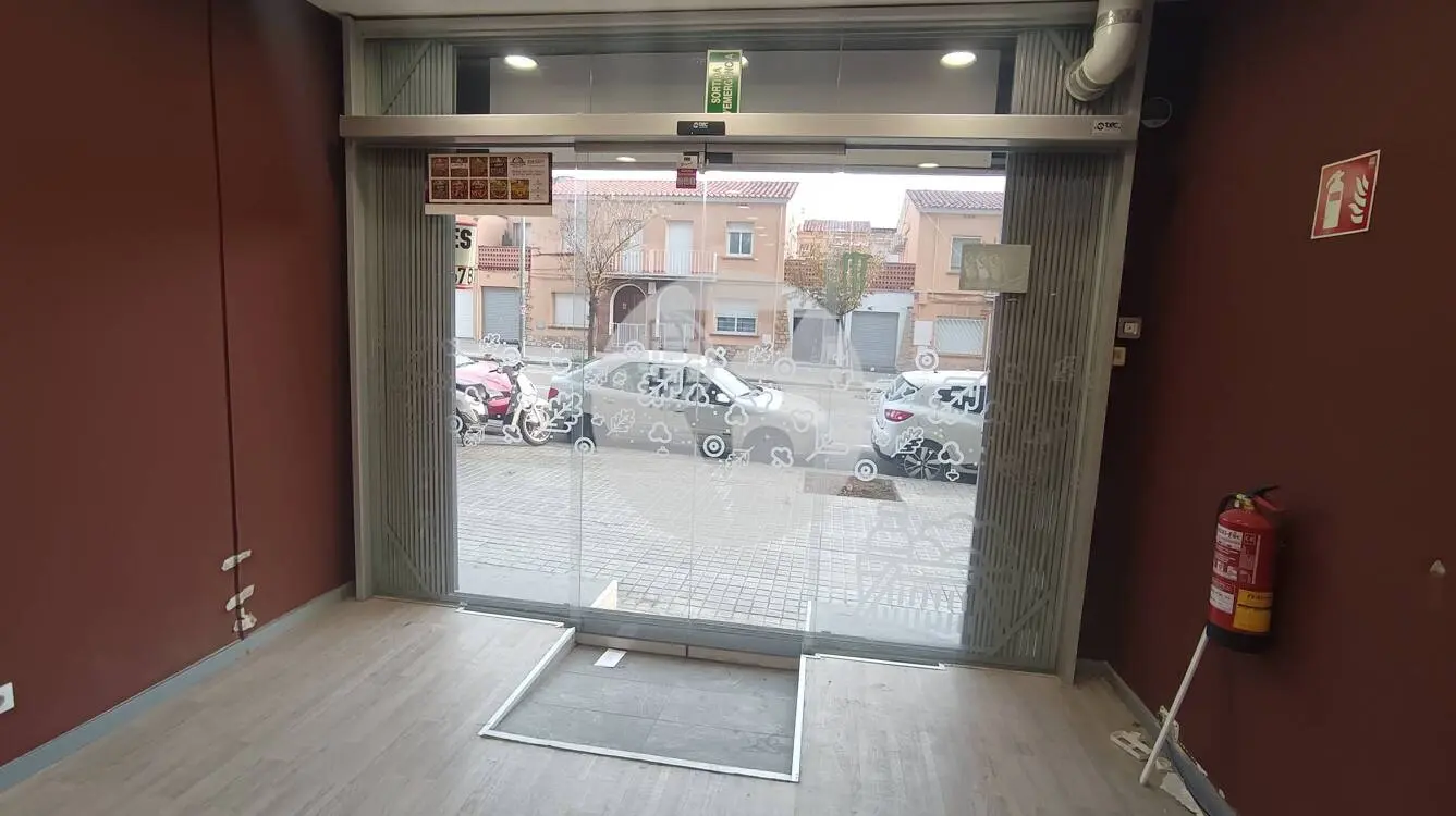 Local comercial disponible a Sabadell, Barcelona. IE-221709 3