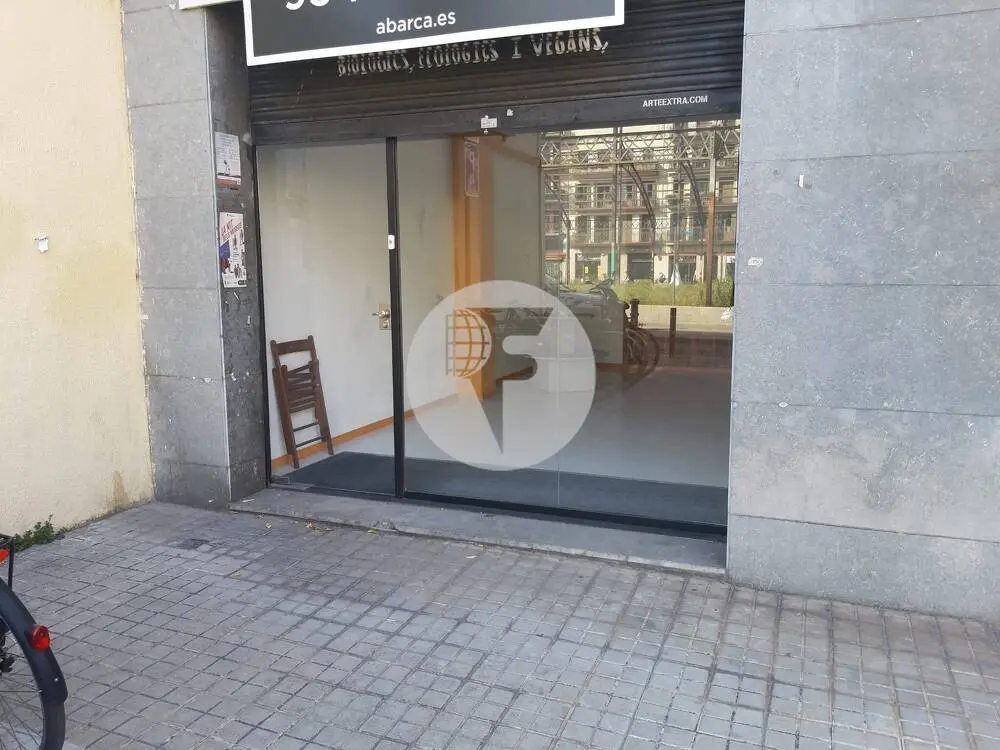 Local comercial disponible a la Vila de Gracia. Barcelona. IE-222937. 4
