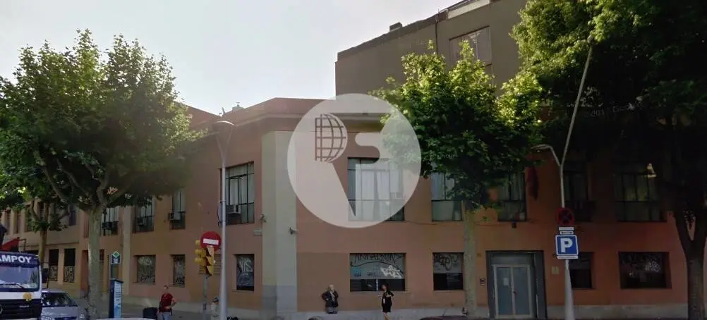 Edifici corporatiu situat a l'Eixample Esquerre de Barcelona, a escassos metres del parc de Joan Miró. Barcelona. IE-212124 2