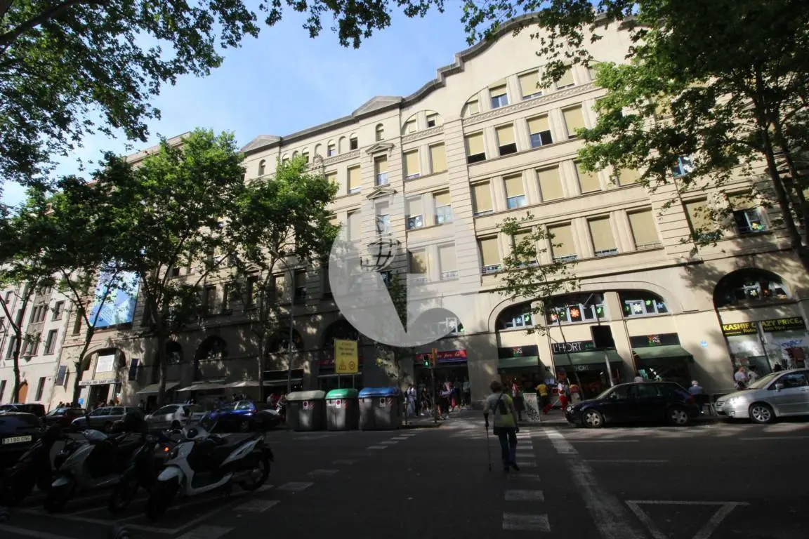 Commercial premises in profitability in the Ronda Sant Pau. Barcelona. IE-212521 4