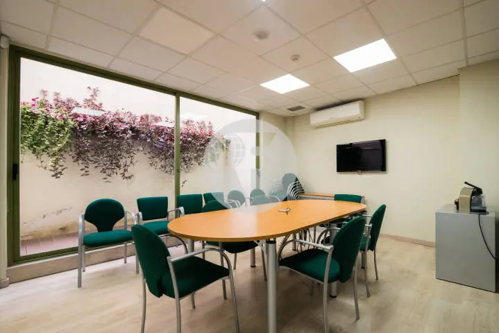 Local office implanted for rent a few meters from Paseo de Gracia. Barcelona. IE-223254 4