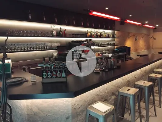 Restaurant en venda amb Llicència C3, terrassa i cuina totalment equipada en ubicació cantonera