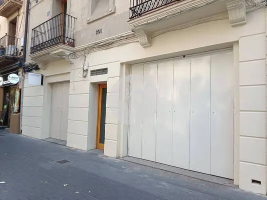 Local comercial de 79 m² en Barcelona con climatización por conductos
