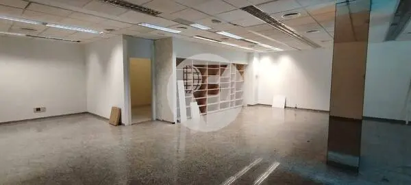 Local comercial de 170 m² en alquiler en pleno eje comercial de Granollers
