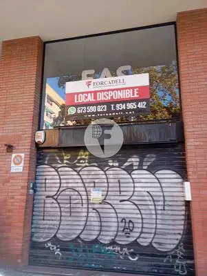 Amplio local comercial de 526 m² con doble planta, montacargas y acceso de vehículos