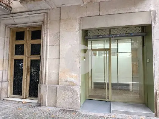 Local comercial en venta de 98 m² en Barcelona
