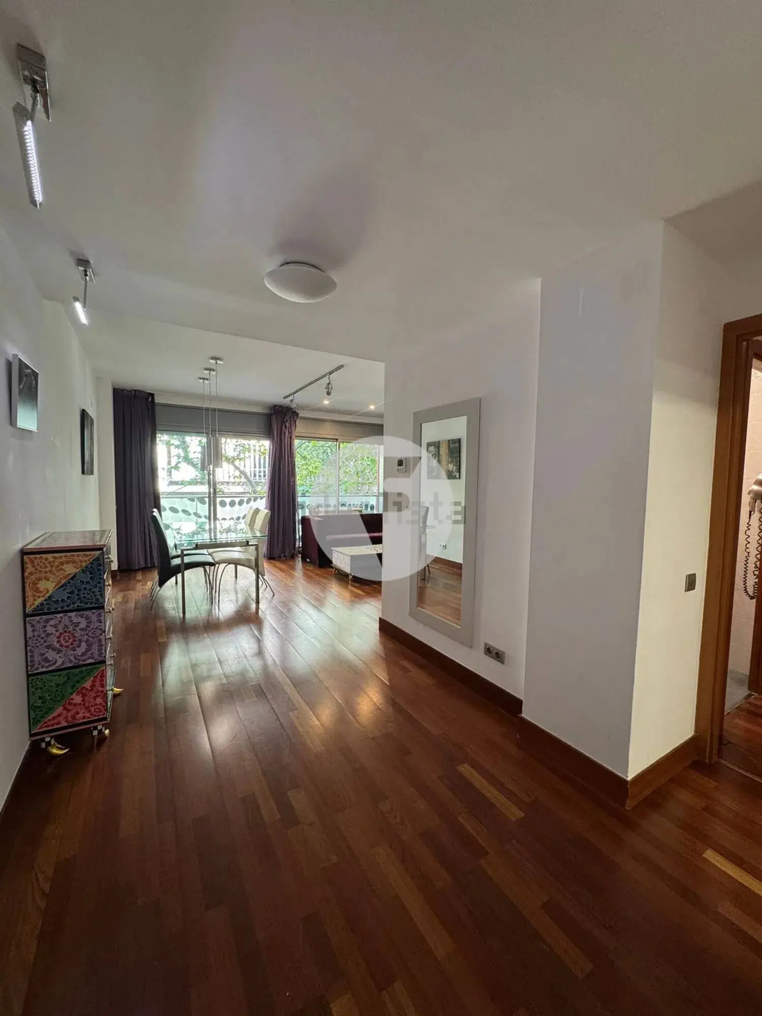 Piso de 3 habitaciones con balcón en el Eixample - imagen 6