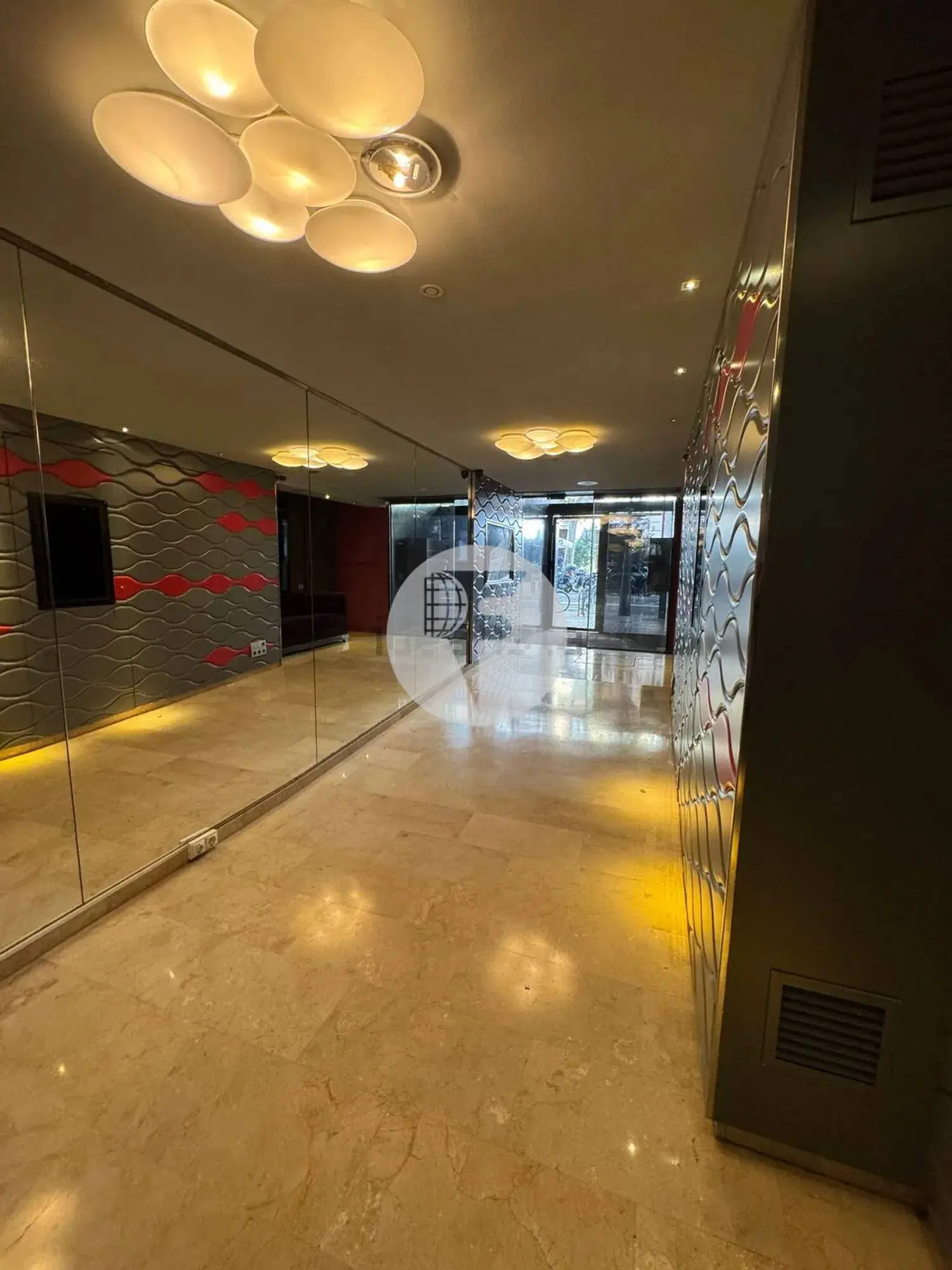 Piso de 3 habitaciones con balcón en el Eixample - imagen 9