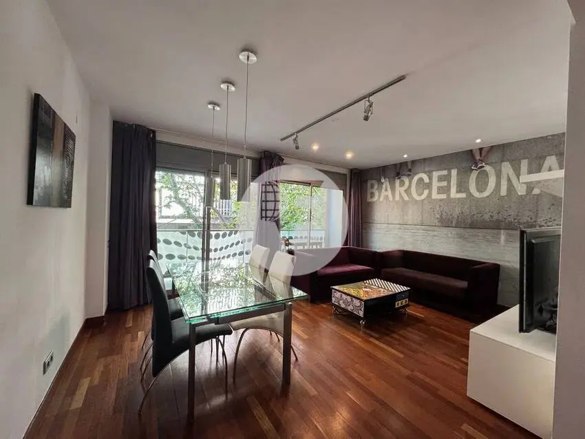 Piso de 3 habitaciones con balcón en el Eixample
