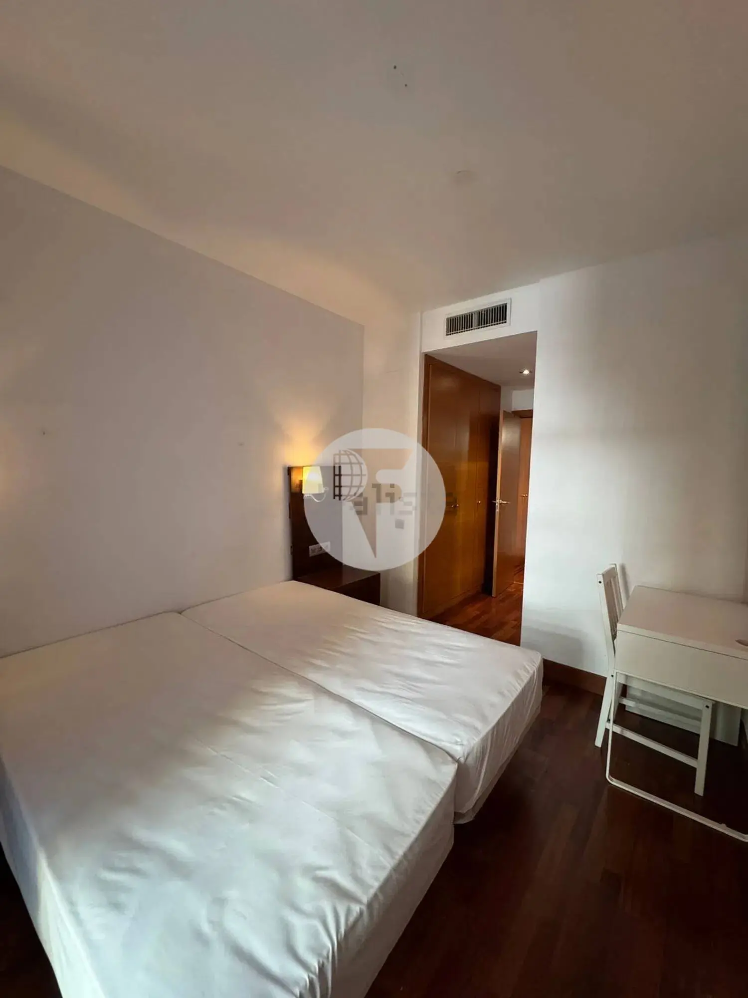 Piso de 3 habitaciones con balcón en el Eixample - imagen 10