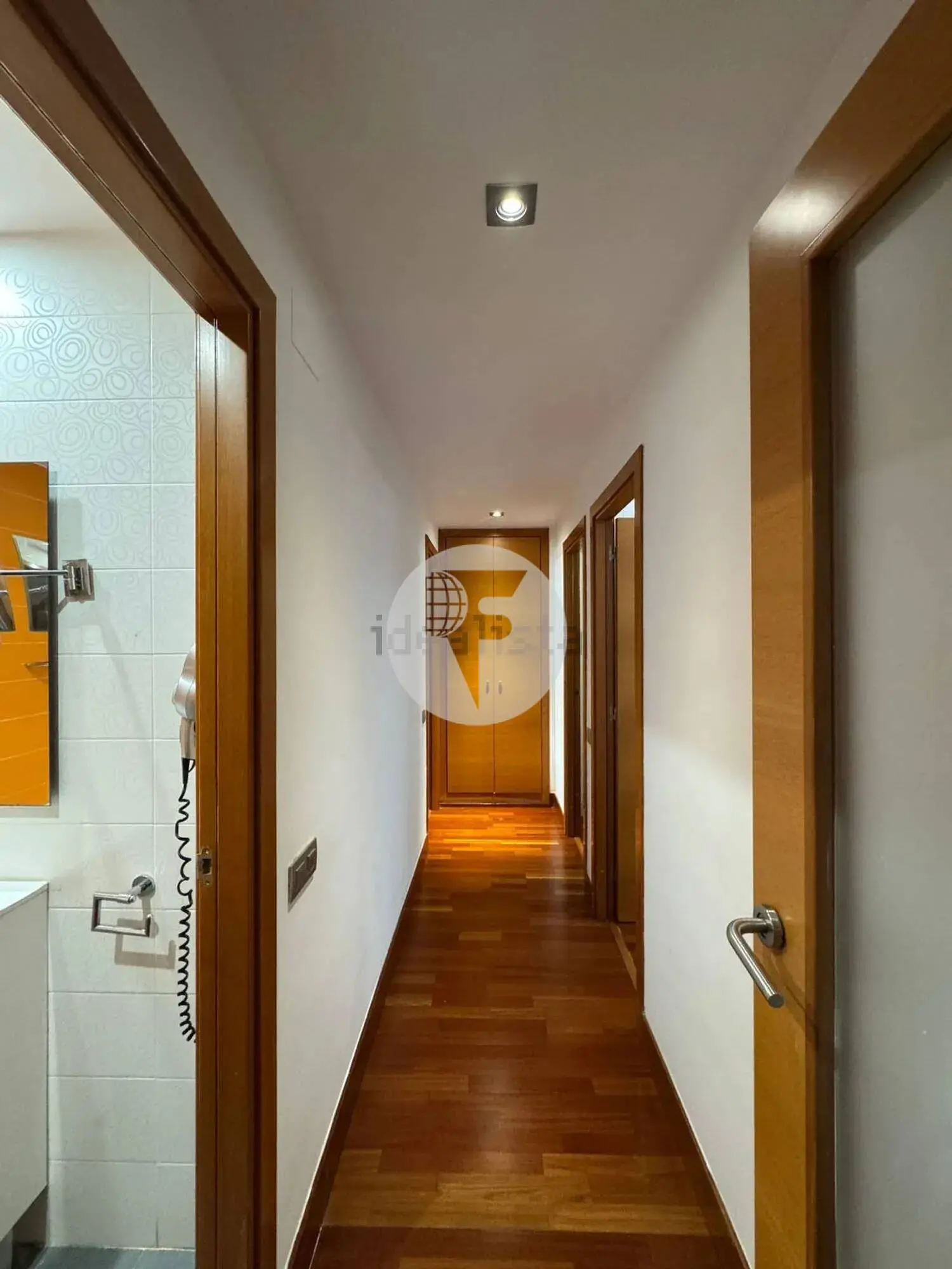 Piso de 3 habitaciones con balcón en el Eixample - imagen 22