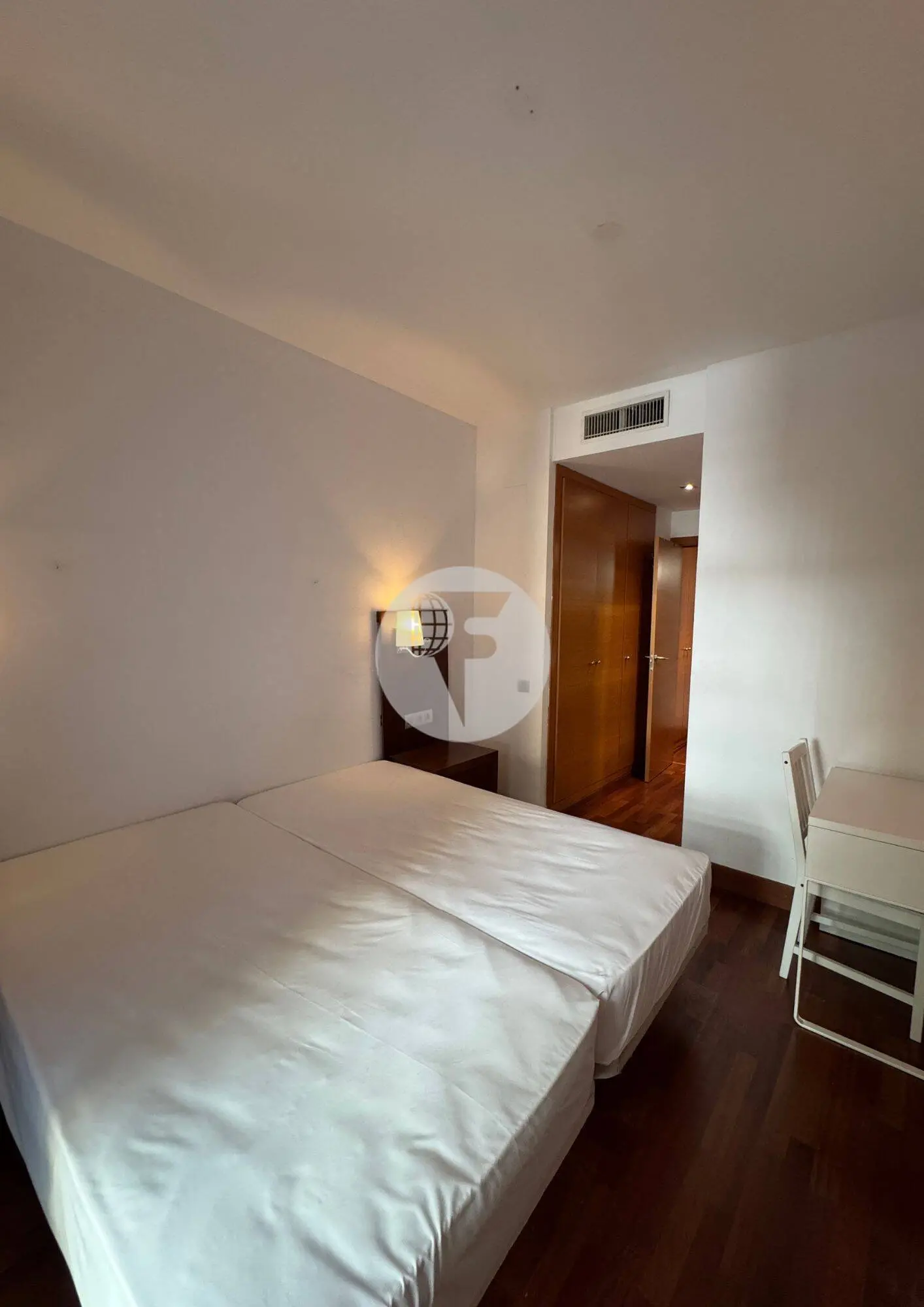 Piso de 3 habitaciones con balcón en el Eixample - imagen 6