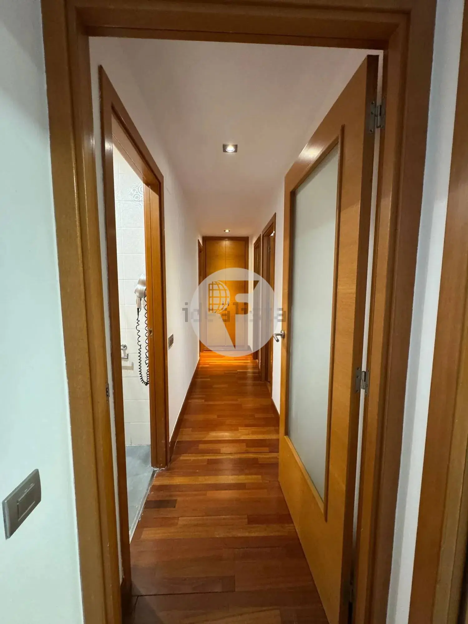 Piso de 3 habitaciones con balcón en el Eixample - imagen 12