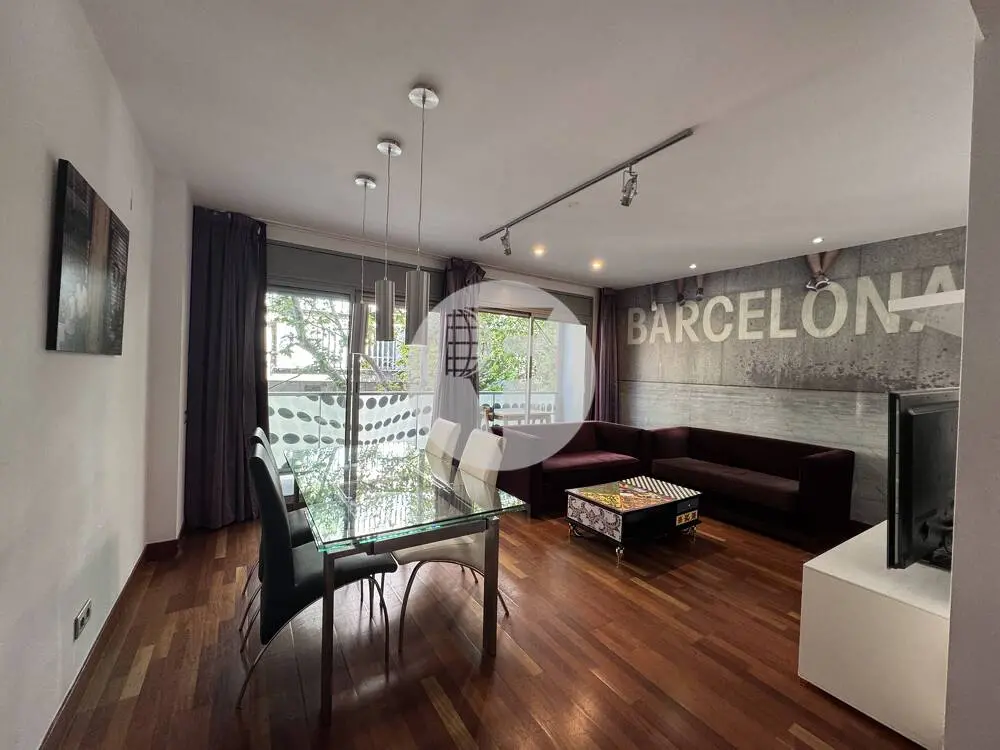 Piso de 3 habitaciones con balcón en el Eixample