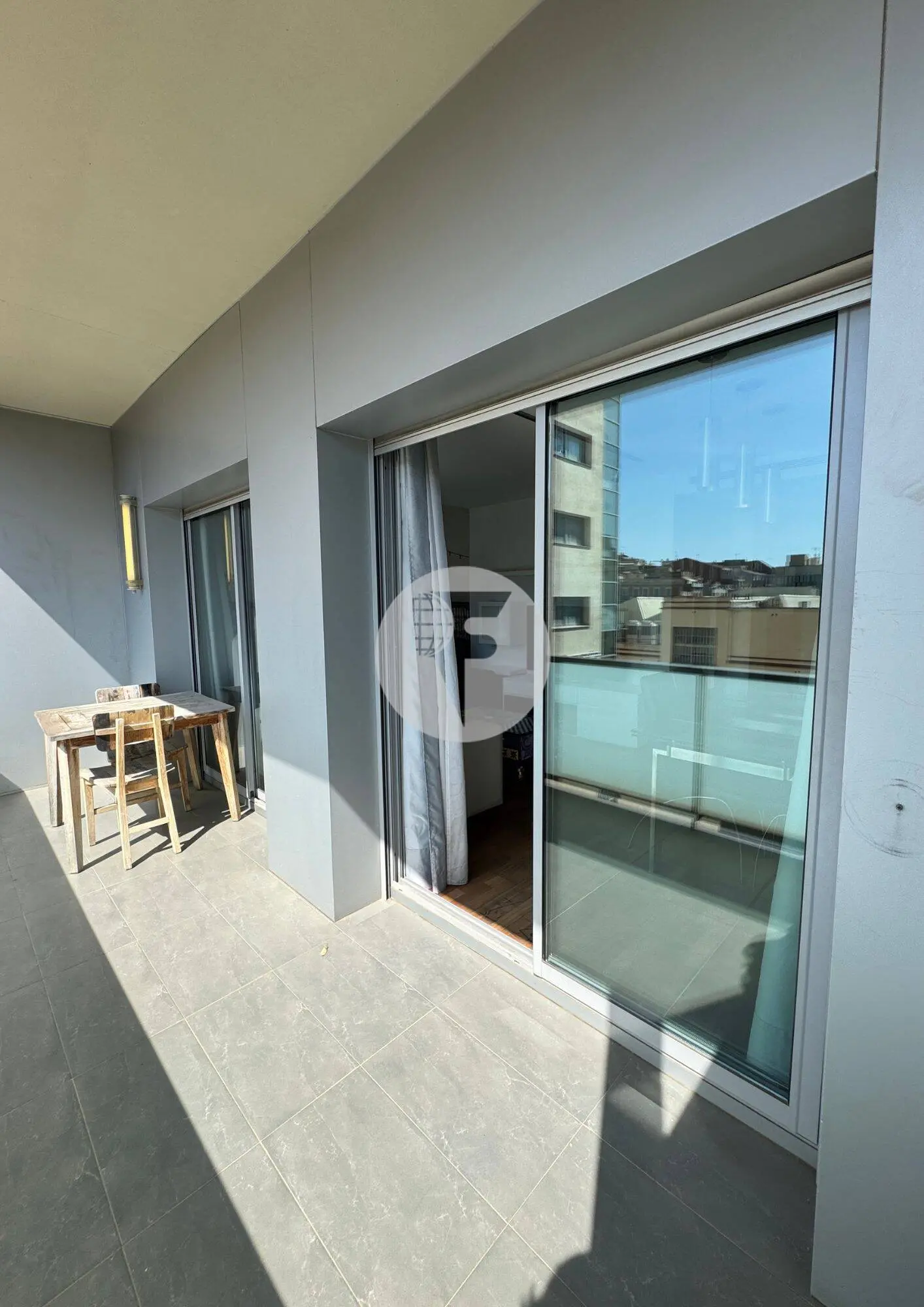 Piso de 3 habitaciones con balcón en el Eixample - imagen 5