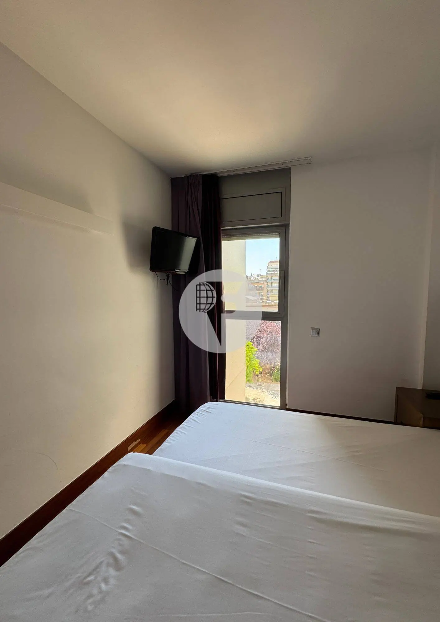 Piso de 3 habitaciones con balcón en el Eixample - imagen 8