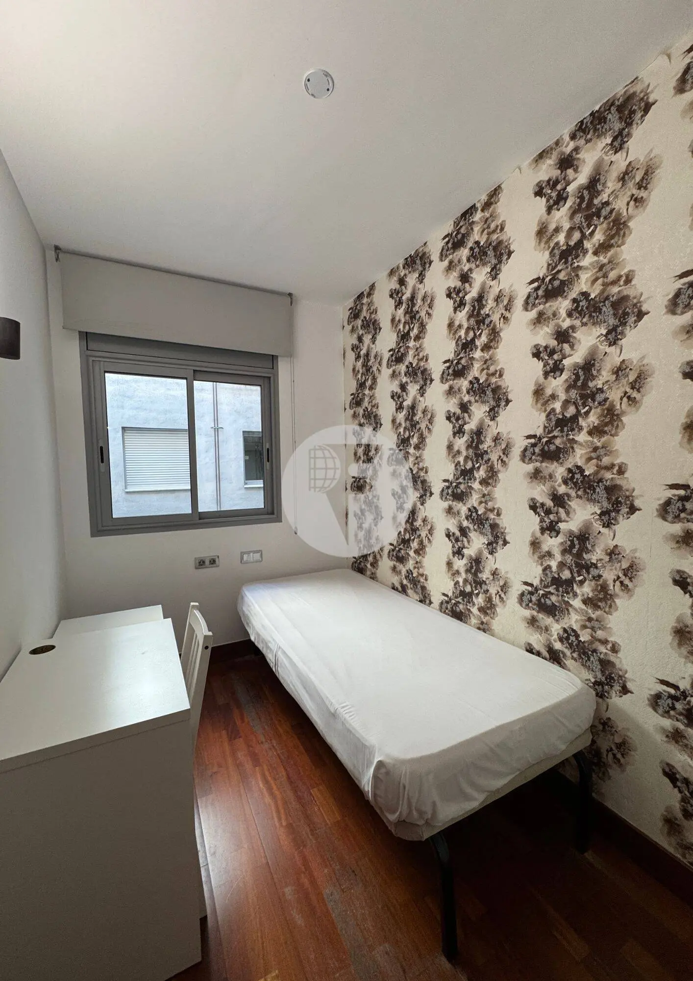 Piso de 3 habitaciones con balcón en el Eixample - imagen 13