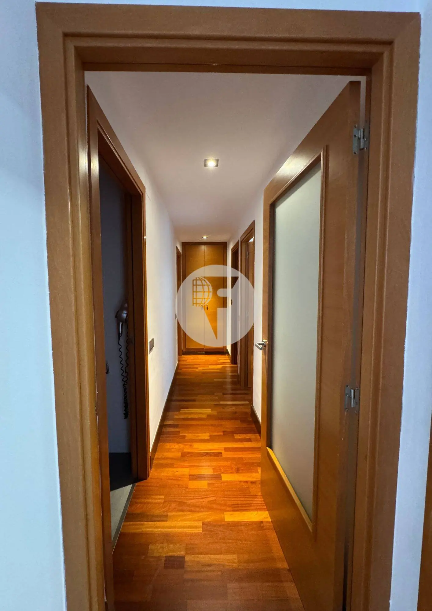 Piso de 3 habitaciones con balcón en el Eixample - imagen 14