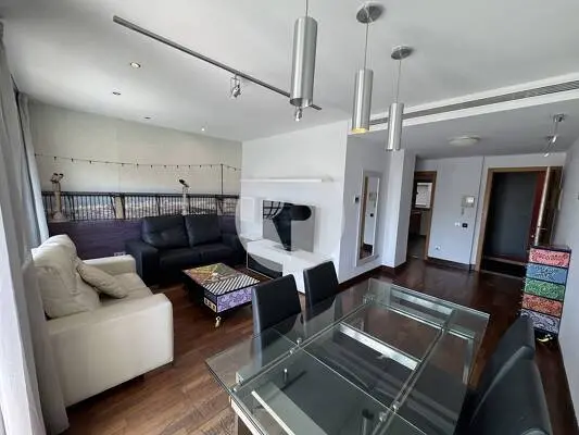 3-bedroom apartment with a balcony in Eixample.