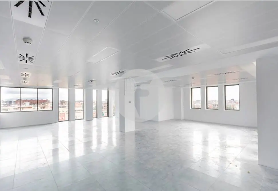 Spacious office for rent on Serrano Street, Madrid. 3