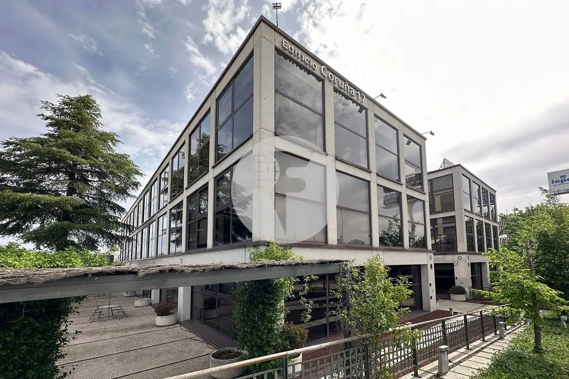 Oficina alquiler Madrid. Calle López Santos. Parque Empresarial Las Rozas.