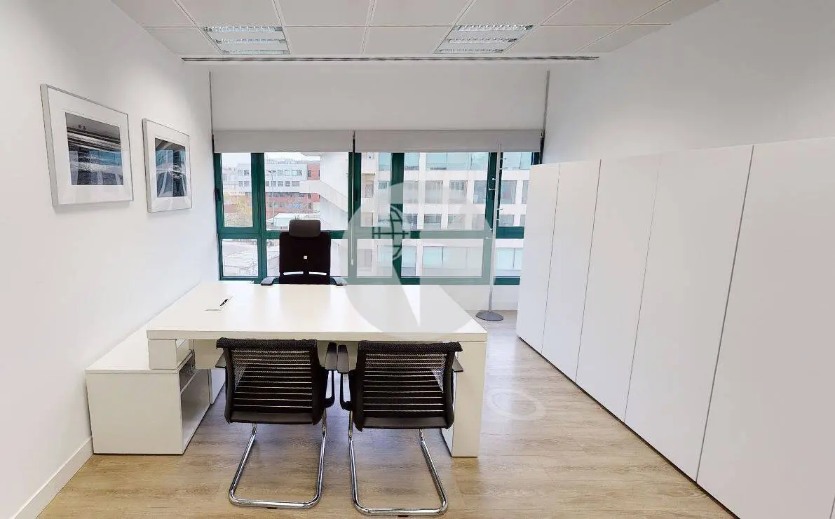 Oficina alquiler Madrid. Calle Santa Leonor – Distrito Madbit. - imagen 7