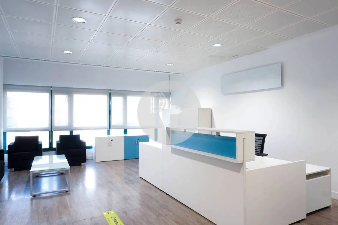 Oficina alquiler Madrid. Calle Santa Leonor – Distrito Madbit. - imagen 2