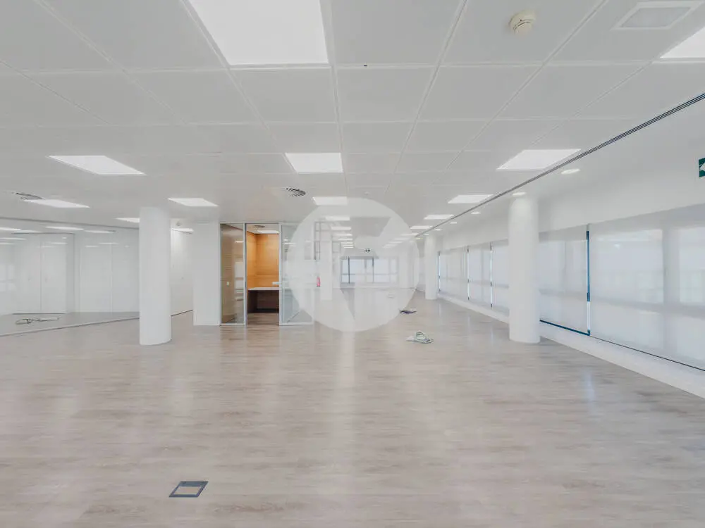 Oficina alquiler Madrid. Calle Santa Leonor – Distrito Madbit. - imagen 13
